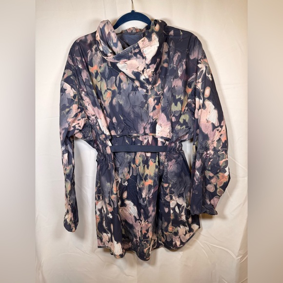 Columbia Women's Floral-Print Hooded Rain Jacket in Navy and Blush - Picture 2 of 8